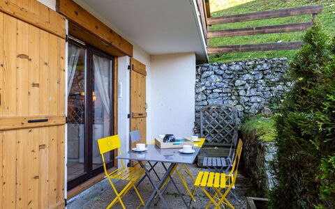 Rubis: Table, Plant, Shade, Wood, Yellow, Interior Design, Building, Chair, Door, Real Estate