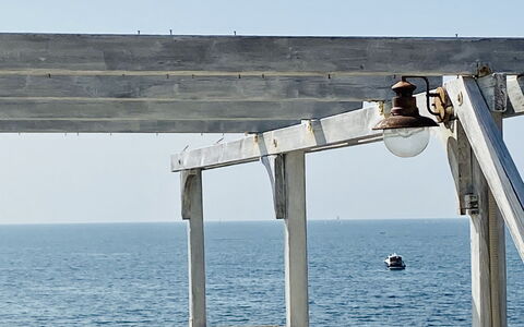 La Terrazza Di Santa Marinella: Sky, Water, Wood, Shade, Horizon, Calm, Ocean, Lake, Art, Metal