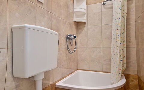 Laura: Bathroom, Plumbing Fixture, Toilet, Flooring, Bathroom Sink, Toilet Seat, Interior Design, Floor, Sink, Plumbing