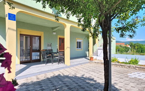 Laura: Shade, Porch, Houseplant, Eco Hotel, Villa, Flowerpot, Courtyard, Hacienda, Tile, Outdoor Furniture