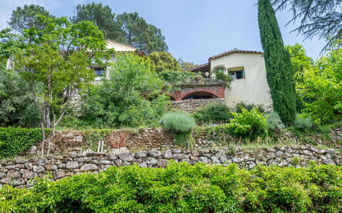 Les Ondes: Plant, Sky, Plant Community, Building, Tree, Natural Landscape, Vegetation, Land Lot, Cloud, Grass