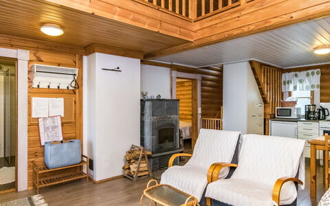 Vihreä Mökki: Bed, Furniture, Bedroom, Interior Design, Bedding, Bed Sheet, Flooring, Wood, Floor, Room