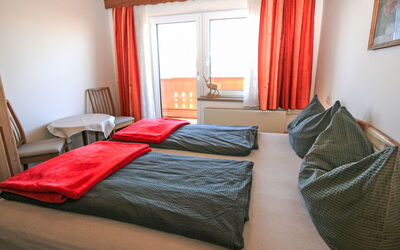 Unterflöber 755.1: Furniture, Wood, Interior Design, Floor, Bedroom, Linens, Flooring, Room, Bed, Bed Sheet