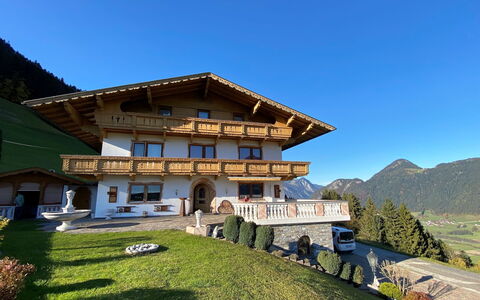 Manuel: Sky, Plant, Building, Mountain, Property, Window, House, Highland, Tree, Land Lot
