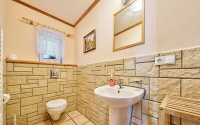 Accommodation:&nbsp;Chlívce U Hronova 10.1