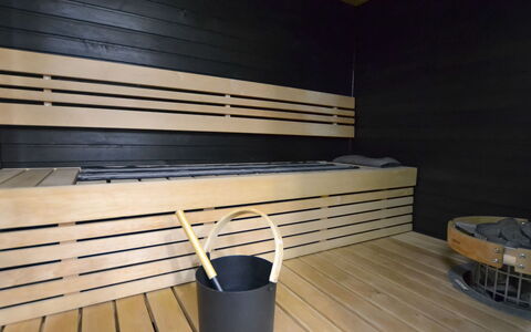 Tonttutahko 20 a: Bed, Furniture, Bedroom, Interior Design, Bedding, Bed Sheet, Flooring, Wood, Floor, Room
