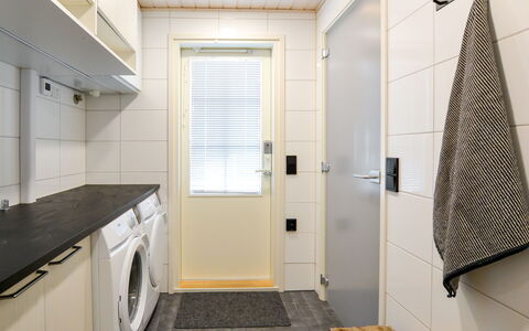 Tonttutahko 20 a: Bed, Furniture, Bedroom, Interior Design, Bedding, Bed Sheet, Flooring, Wood, Floor, Room