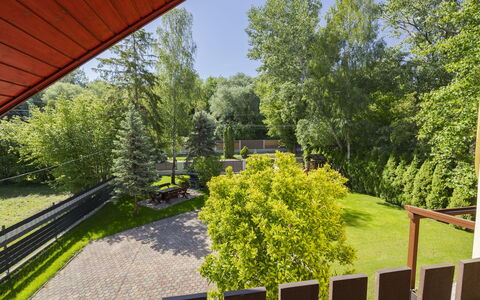 Jókai: Wood, Shrub, Garden, Shade, Landscaping, Yard, Hardwood, Wood Stain, Lawn, Backyard