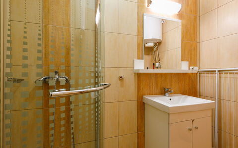 Jókai: Mirror, Tap, Plumbing Fixture, Sink, Bathroom, Building, Bathroom Sink, Wood, Interior Design