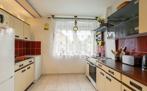 Nádor: Cabinetry, Kitchen Sink, Property, Furniture, Countertop, Building, Tap, Sink, Kitchen, Kitchen Stove