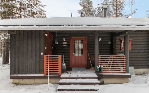 Villa Lempi: Bed, Furniture, Bedroom, Interior Design, Bedding, Bed Sheet, Flooring, Wood, Floor, Room