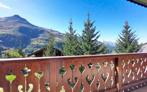 Les Menuires 660: Balcony, Mountain Range, Baluster, Fence, Wood Stain, Handrail, Valley, Ridge, Alps, Hardwood