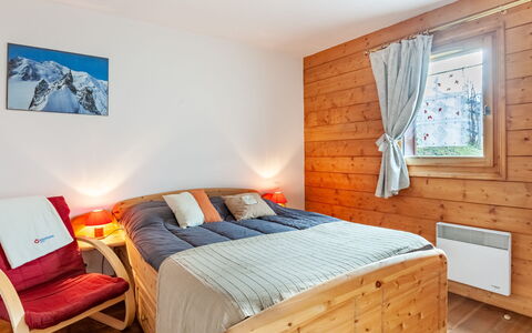 Marmottes A6: Furniture, Property, Comfort, Building, Azure, Wood, Textile, Window, Drawer, Lighting