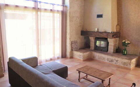 Dondas 600: Furniture, Table, Property, Building, Couch, Wood, Interior Design, Plant, Comfort, Living Room