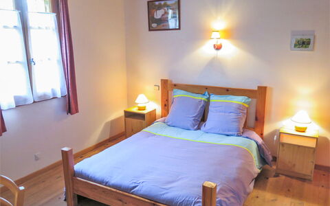Le Sorbier: Property, Furniture, Window, Building, Light, Azure, Comfort, Wood, Lighting