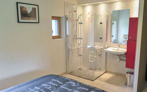 La Ferme: Mirror, Property, Sink, Plumbing Fixture, Tap, Bathroom Sink, Picture Frame, Bathroom, Floor