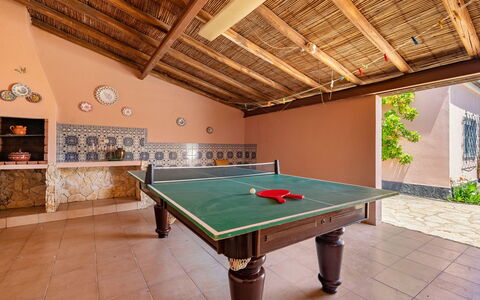 Isaurinda: Billiard Table, Table, Billiard Room, Pool, Property, Furniture, Recreation Room, Billiards, Sports Equipment, Wood