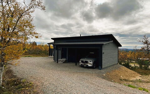 Villa Viima: Garage, Shed, Driveway, Luxury Vehicle, Garden Buildings, Garage Door, Siding, Sedan