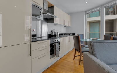Accommodation:&nbsp;Amber Court 1 302.1