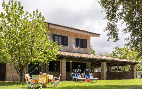 Il Casolare: Plant, Sky, Cloud, Property, Building, Window, Tree, Shade, Land Lot, Cottage