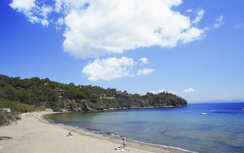 Capoliveri 280: Cloud, Water, Sky, Daytime, Azure, Blue, Natural Landscape, Beach, Cumulus, Coastal And Oceanic Landforms