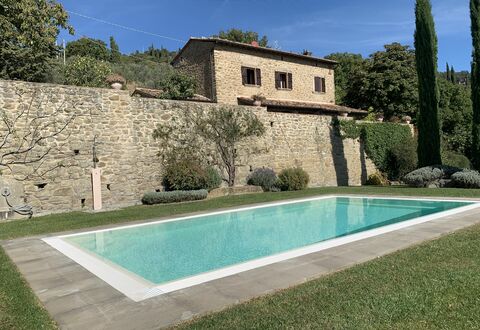 Villa Adelfa: Water, Sky, Building, Plant, Azure, Swimming Pool, Window, Rectangle, Tree, Land Lot