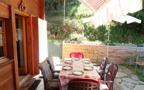 L'Aïeul: Table, Property, Furniture, Chair, Plant, Interior Design, Outdoor Furniture, Wood, Outdoor Table, Shade
