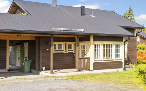 Tahkontupa: Wood, Roof, House, Cottage, Home, Siding, Residential Area, Door, Porch, Shade