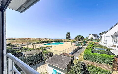 Belle Vue Mer et Piscine: Swimming Pool, Estate, Landscaping, Villa, Resort, Hedge, Hotel