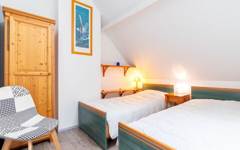 Belle Vue Mer et Piscine: Furniture, Property, Comfort, Azure, Orange, Textile, Wood, Bed, Lamp, Interior Design