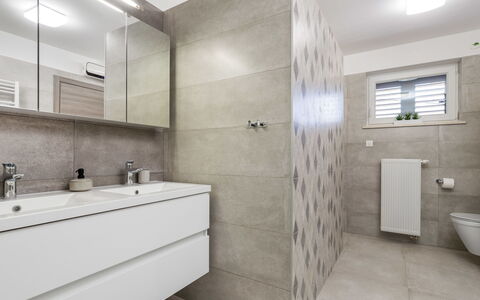 Matea: Mirror, Plumbing Fixture, Tap, Sink, Building, Bathroom, Bathroom Cabinet, Interior Design, Flooring