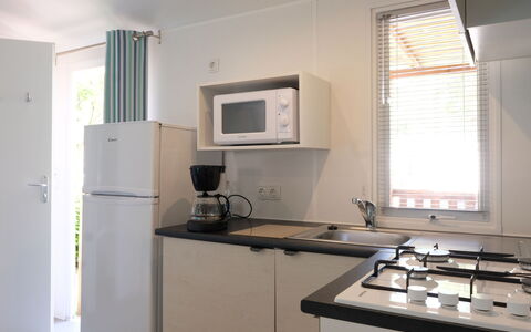 Porto Cesareo 604: Kitchen Sink, Cabinetry, Property, Sink, Window, Kitchen Appliance, Countertop, Tap, Gas Stove, Kitchen