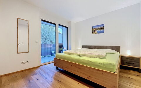 Apart Annabell: Bed, Interior Design, Bedroom, Wood, Room, Flooring, Floor, Wood Flooring, Bed Sheet, Ceiling