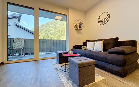 Apart Annabell: Interior Design, Flooring, Wood, Floor, Wood Flooring, Couch, Furniture, Ceiling, Room, Living Room