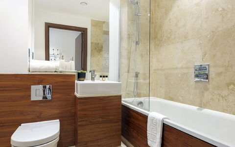 Shoreditch Square, Hoxton: Mirror, Brown, Tap, Bathtub, Plumbing Fixture, Sink, Property, Photograph, White, Bathroom Sink