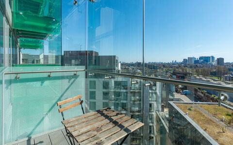 Avant-Garde, Shoreditch: Shrub, Garden, Residential Area, Plant Community, Land Lot, Groundcover, Landscaping, Backyard, Yard