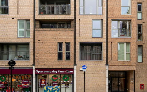 Great Suffolk Street, Waterloo: Building, Window, Urban Design, Neighbourhood, Wall, Brick, Residential Area, Condominium, Facade