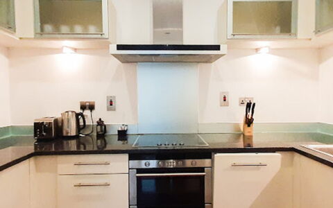 Discovery Dock: Cabinetry, Kitchen Sink, Countertop, Property, Tap, Sink, Kitchen Appliance, Kitchen Stove, Building, Kitchen