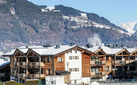 Kaprun 160: Mountain Range, Winter, Glacial Landform, Snow, Alps, Balcony, Freezing, Mountain Village, Reflection, Ridge