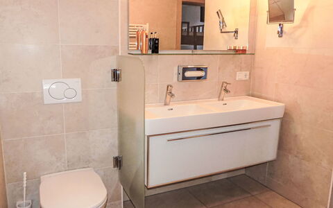 Kaprun 160: Bathroom, Plumbing Fixture, Flooring, Bathroom Sink, Interior Design, Floor, Sink, Tap, Mirror, Plumbing