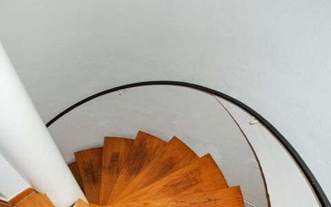 Antica Scuderia: Wood, Stairs, Wood Stain, Flooring, Hardwood, Plant, Tints And Shades, Varnish, Umbrella, Tree