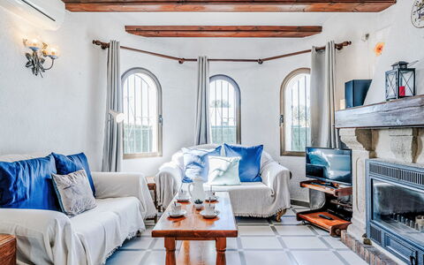 Casa Florita: Interior Design, Flooring, Furniture, Floor, Ceiling, Room, Home, Apartment, Living Room, Couch