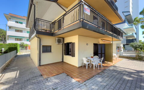 Lignano Sabbiadoro 657: Plant, Building, Sky, Window, Interior Design, Tree, Residential Area, Leisure, Urban Design, Cottage