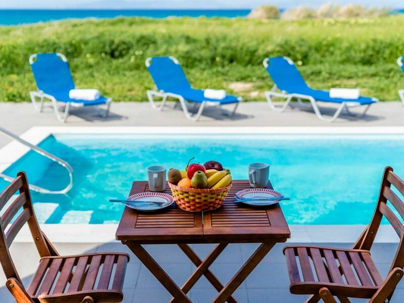 Fanes Seafront Villa i