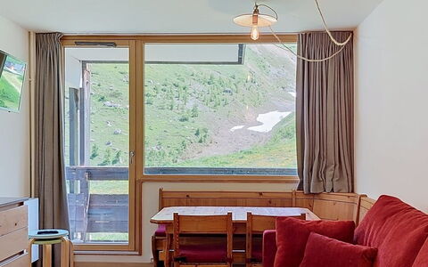 Accommodation:&nbsp;Home Club (Lavachet) 200.10