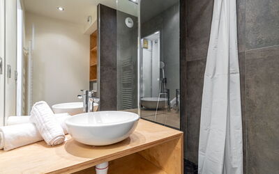 Accommodation:&nbsp;Home Club (Lavachet) 200.9