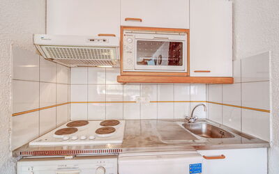 Accommodation:&nbsp;Home Club (Lavachet) 200.7