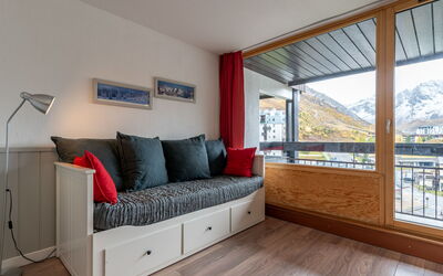 Accommodation:&nbsp;Home Club (Lavachet) 200.11