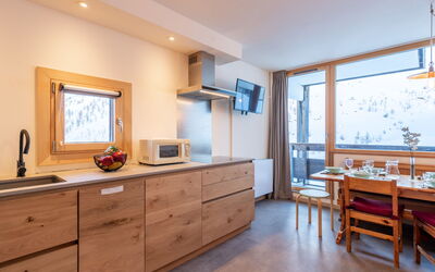 Accommodation:&nbsp;Home Club (Lavachet) 200.10
