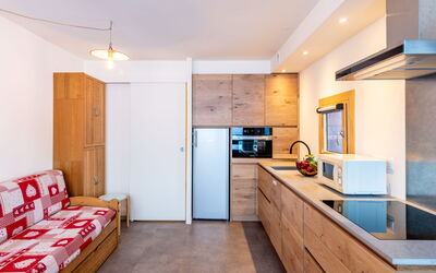 Accommodation:&nbsp;Home Club (Lavachet) 200.10
